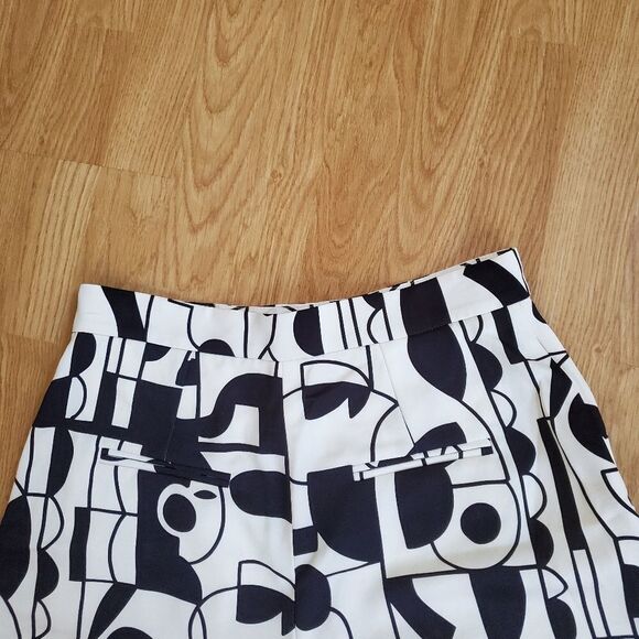 NEW! Marella Printed Trouser Shorts size 8 in Black/White - Picture 9 of 16